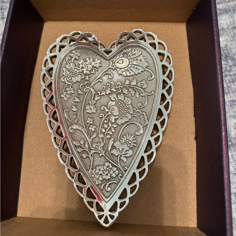 Brighton Garden heart trinket tray